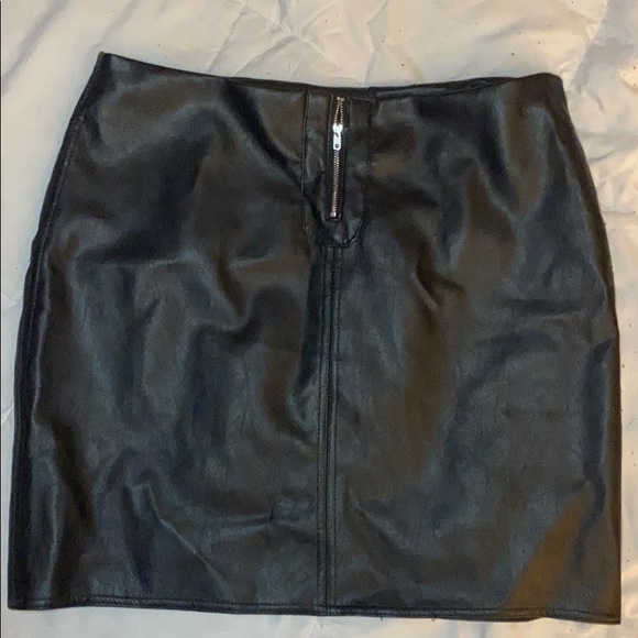 Faux Leather Mini Skirt - Picture 2 of 5